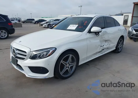2015 Mercedes-Benz C 300 4Matic/Luxury 4Matic/Sport 4Matic z USA, uszkodzony, nr VIN 55SWF4KB9FU063301